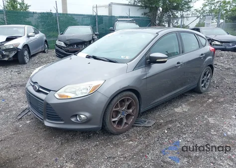 2014 Ford Focus Se z USA, uszkodzony, nr VIN 1FADP3K24EL302383